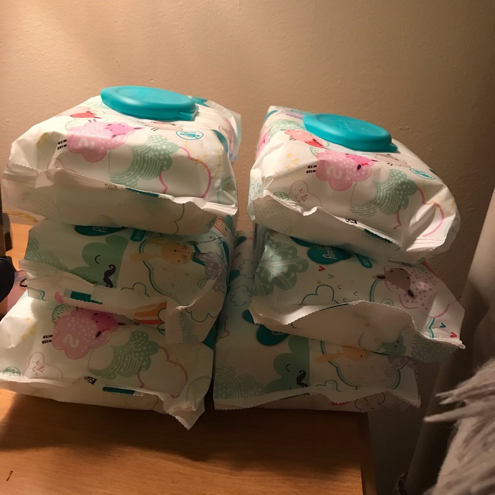 Wett towels for the little one